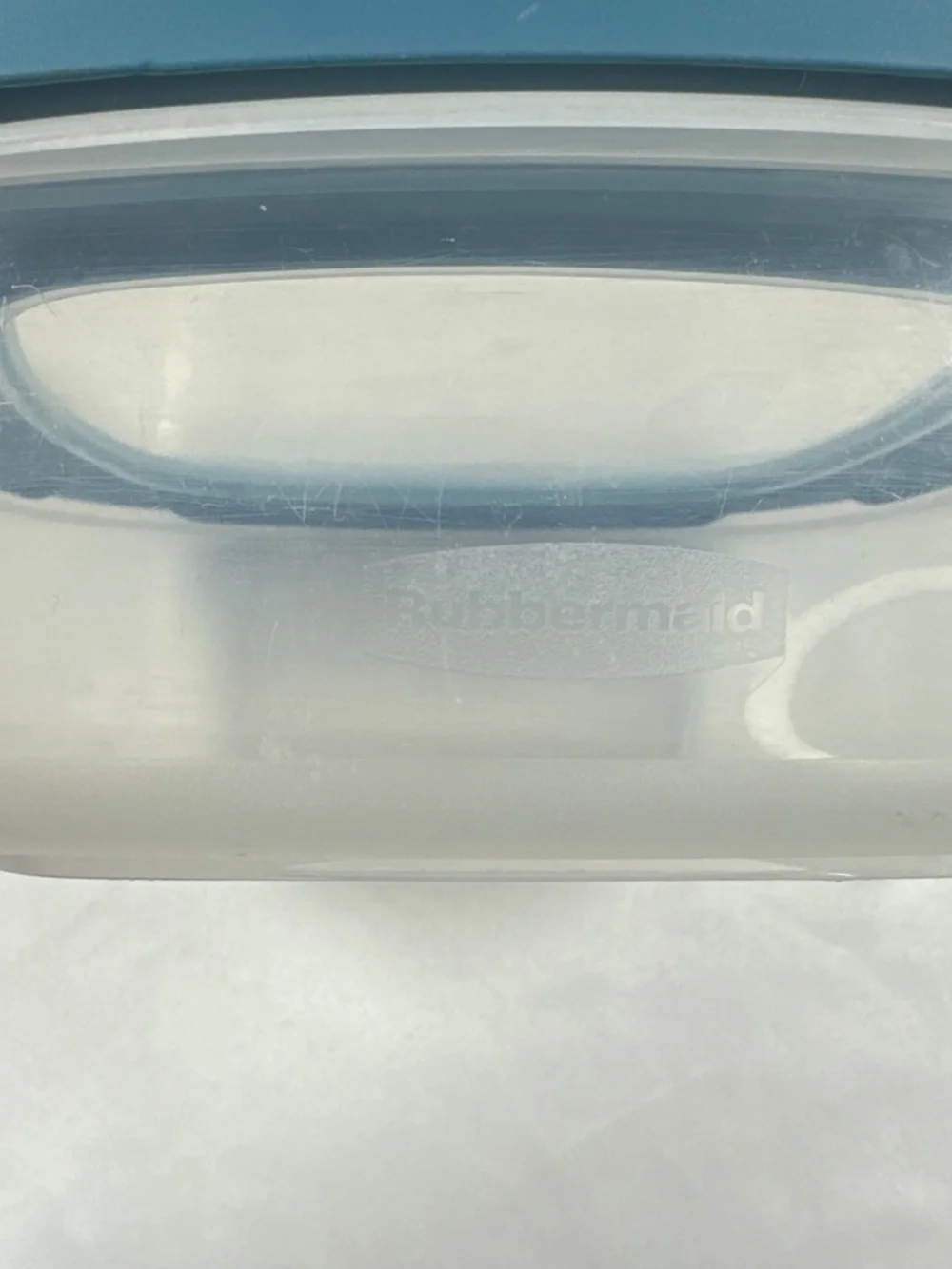 Large Rubbermaid Food Storage Container with Blue Lid 9 Cups, 2.1 Liter 7J68 4